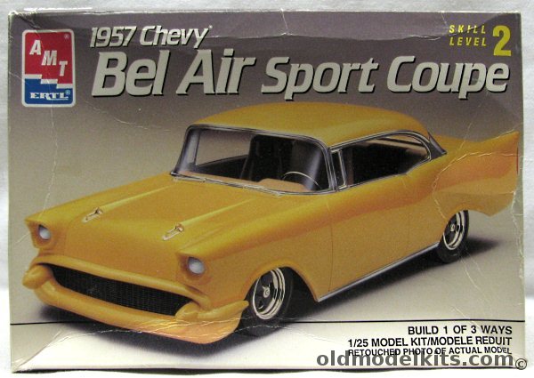 AMT 1/25 1957 Chevrolet Bel Air - Two Door Hardtop (Sport Coupe) - 3 in 1 Kit - Stock / Drag / Custom, 6563 plastic model kit
